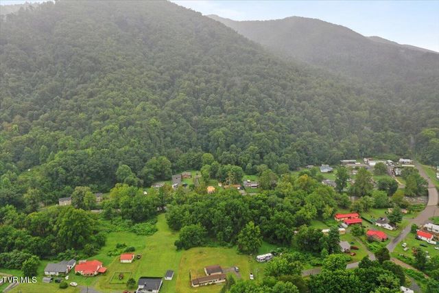205 Jenkins Hollow Road, Elizabethton, TN 37643
