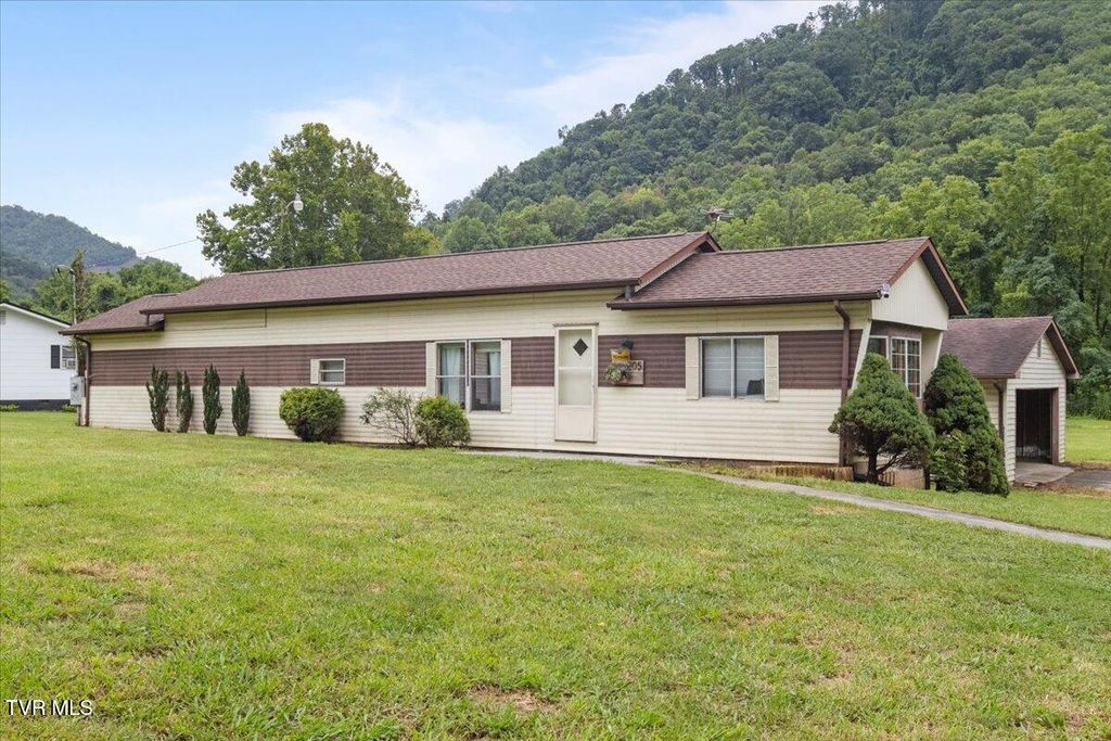 205 Jenkins Hollow Road, Elizabethton, TN 37643