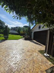 18611 SW 61st Ct, Southwest Ranches, FL 33332