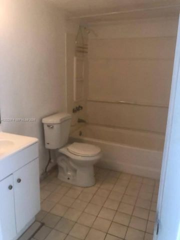 6155 NW 186th St 209, Hialeah, FL 33015