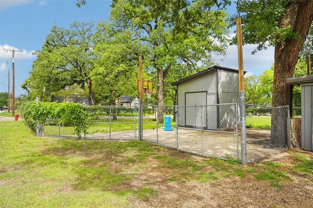7616 Osage Trail, Lake Worth, TX 76135