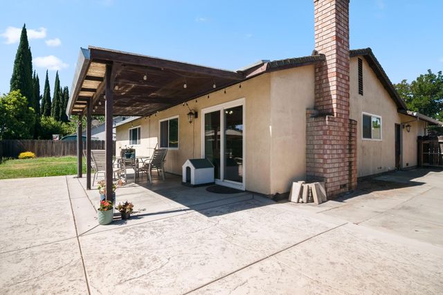 2014 Manchester Ln, Manteca, CA 95336