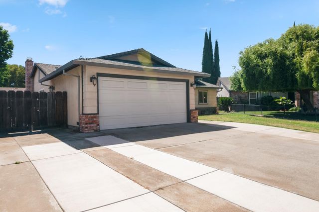 2014 Manchester Ln, Manteca, CA 95336