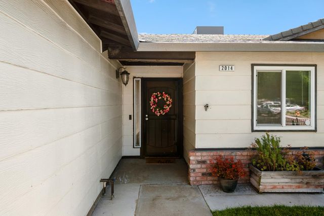 2014 Manchester Ln, Manteca, CA 95336