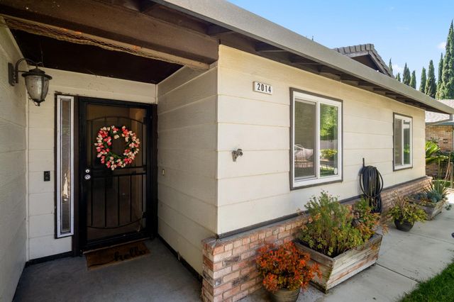 2014 Manchester Ln, Manteca, CA 95336