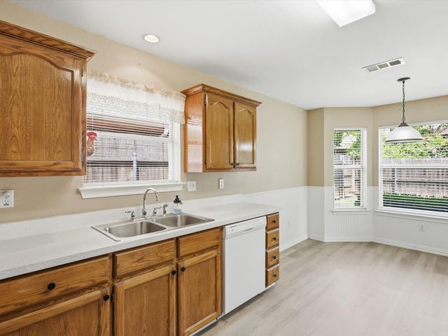 2312 Park Row, Mckinney, TX 75072