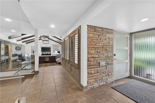 8608 Reinhardt Lane, Leawood, KS 66206