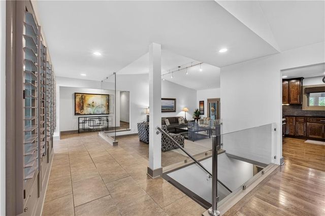 8608 Reinhardt Lane, Leawood, KS 66206