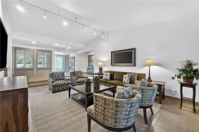 8608 Reinhardt Lane, Leawood, KS 66206