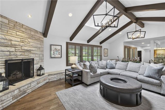 8608 Reinhardt Lane, Leawood, KS 66206