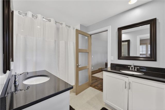 8608 Reinhardt Lane, Leawood, KS 66206