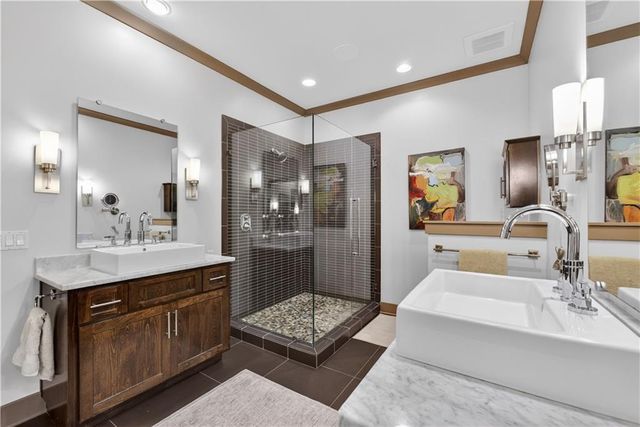 8608 Reinhardt Lane, Leawood, KS 66206