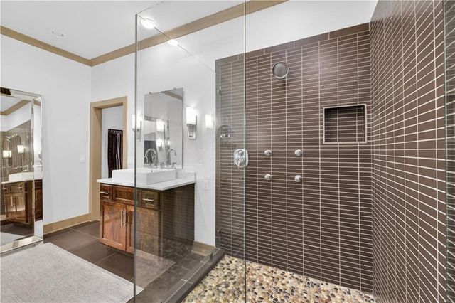 8608 Reinhardt Lane, Leawood, KS 66206