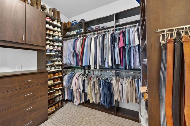 8608 Reinhardt Lane, Leawood, KS 66206
