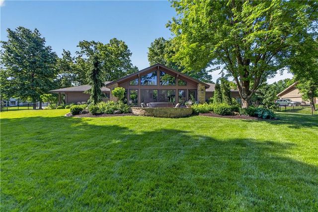 8608 Reinhardt Lane, Leawood, KS 66206