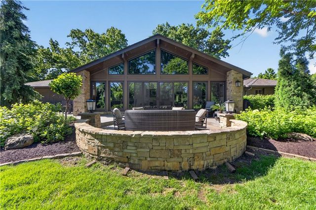 8608 Reinhardt Lane, Leawood, KS 66206