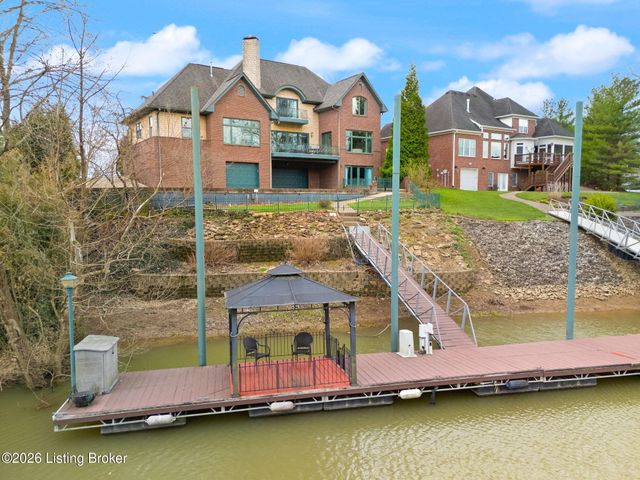 6205 River Rd, Prospect, KY 40059