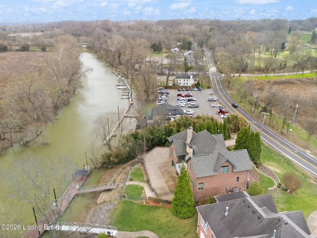 6205 River Rd, Prospect, KY 40059