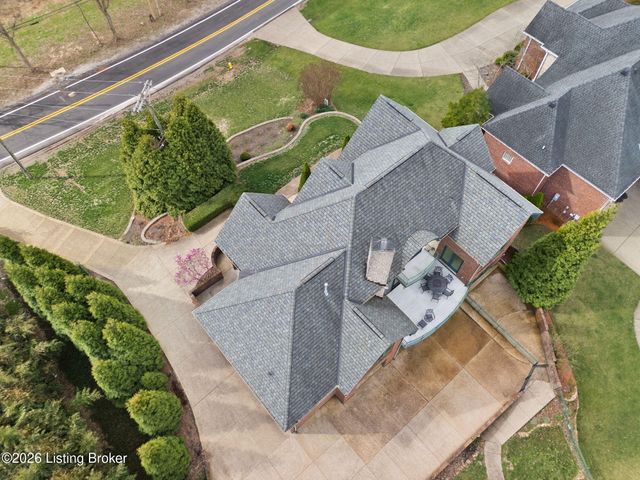 6205 River Rd, Prospect, KY 40059