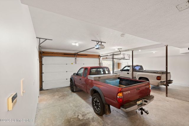 6205 River Rd, Prospect, KY 40059