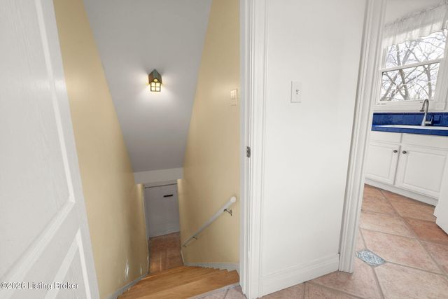 6205 River Rd, Prospect, KY 40059