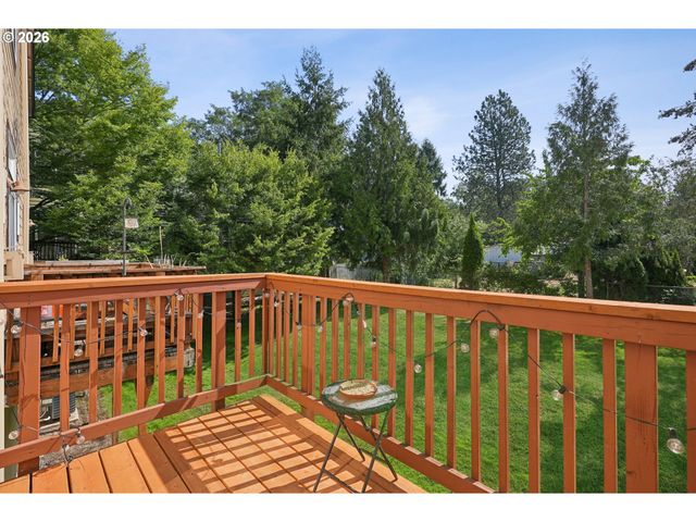 668 Sw DILLAN Dr, Beaverton, OR 97006