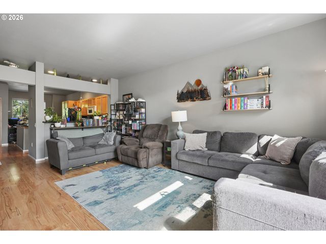 668 Sw DILLAN Dr, Beaverton, OR 97006