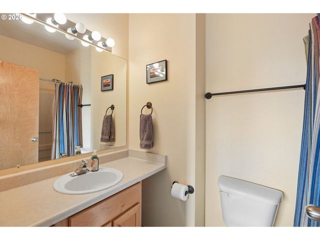 668 Sw DILLAN Dr, Beaverton, OR 97006