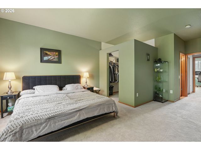 668 Sw DILLAN Dr, Beaverton, OR 97006