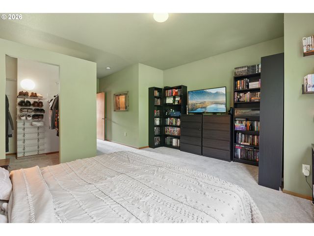 668 Sw DILLAN Dr, Beaverton, OR 97006