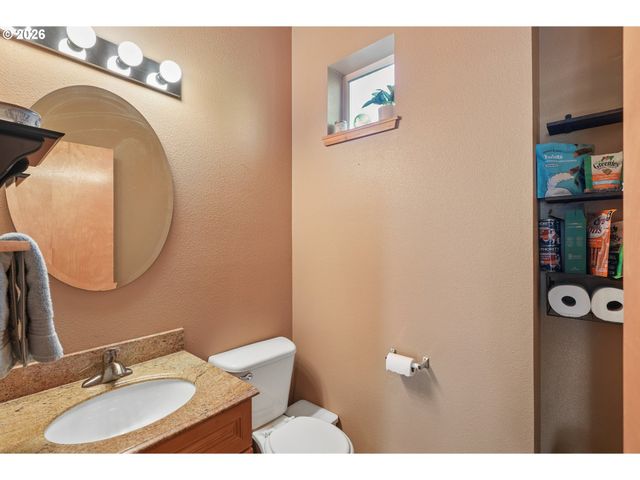 668 Sw DILLAN Dr, Beaverton, OR 97006