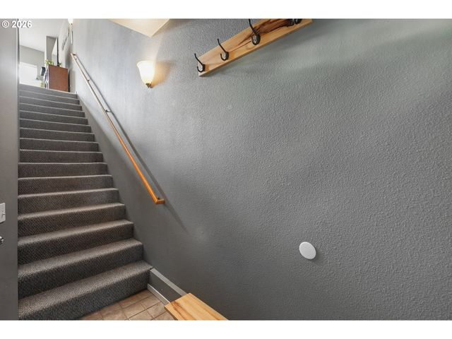 668 Sw DILLAN Dr, Beaverton, OR 97006