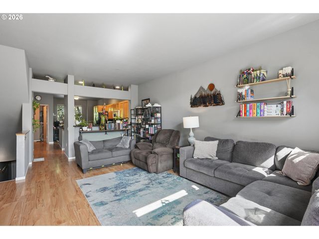 668 Sw DILLAN Dr, Beaverton, OR 97006