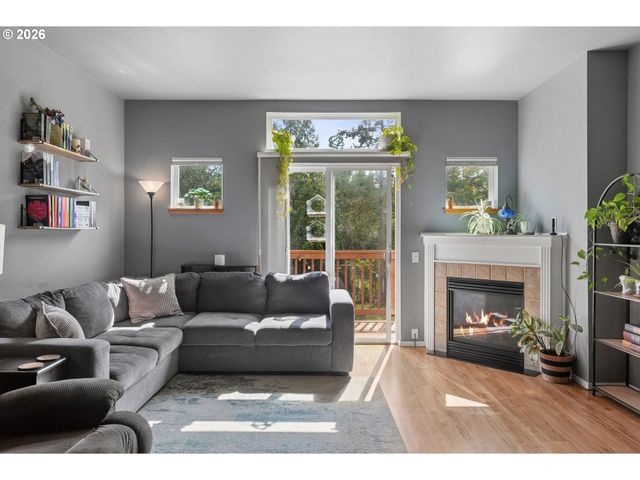 668 Sw DILLAN Dr, Beaverton, OR 97006