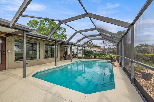 6352 HUNTINGTON DRIVE, Zephyrhills, FL 33542