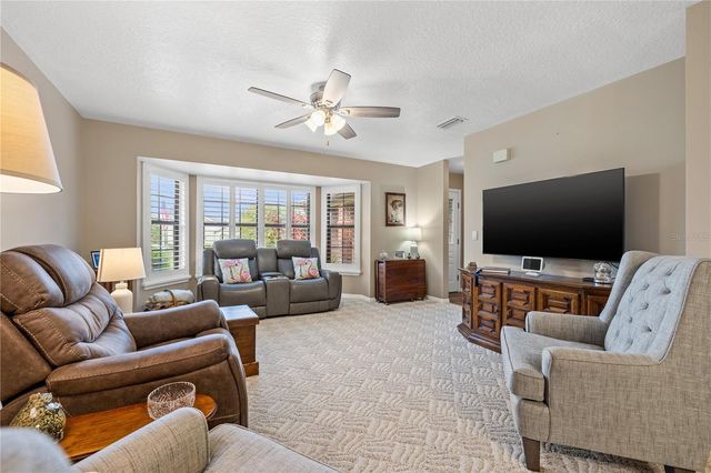 6352 HUNTINGTON DRIVE, Zephyrhills, FL 33542