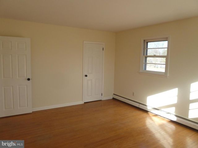 2744 BEDMINSTER RD, Perkasie, PA 18944