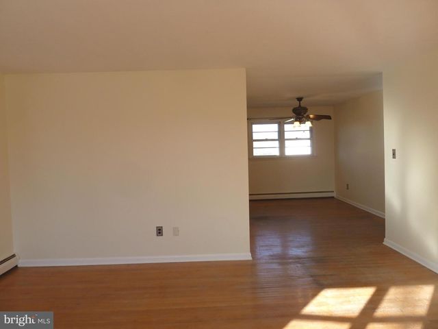 2744 BEDMINSTER RD, Perkasie, PA 18944