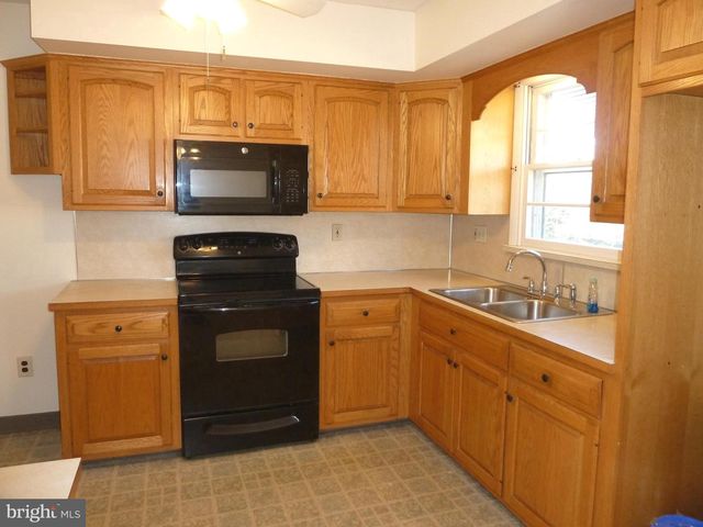 2744 BEDMINSTER RD, Perkasie, PA 18944