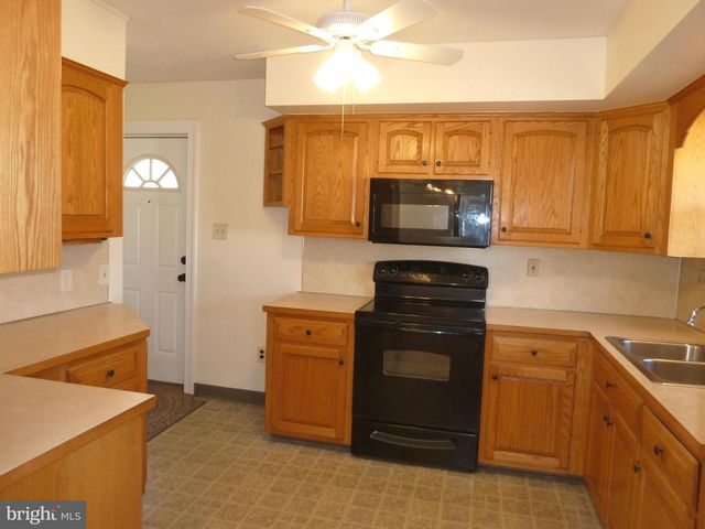 2744 BEDMINSTER RD, Perkasie, PA 18944