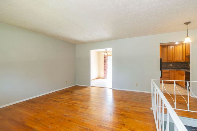 53230 Oakton Drive, South Bend, IN 46635