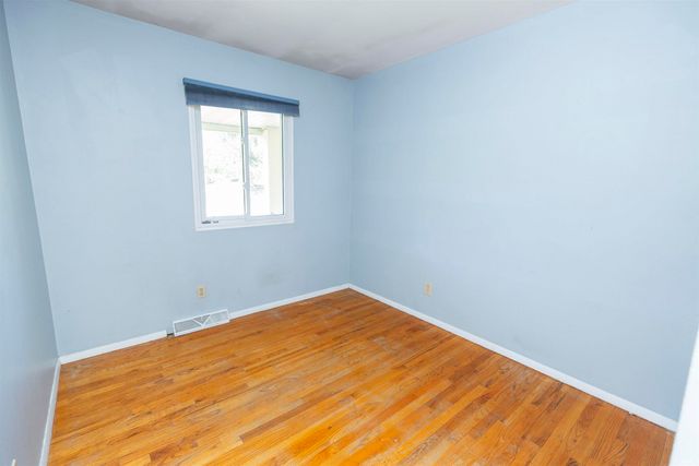 53230 Oakton Drive, South Bend, IN 46635