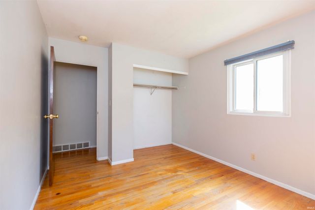 53230 Oakton Drive, South Bend, IN 46635