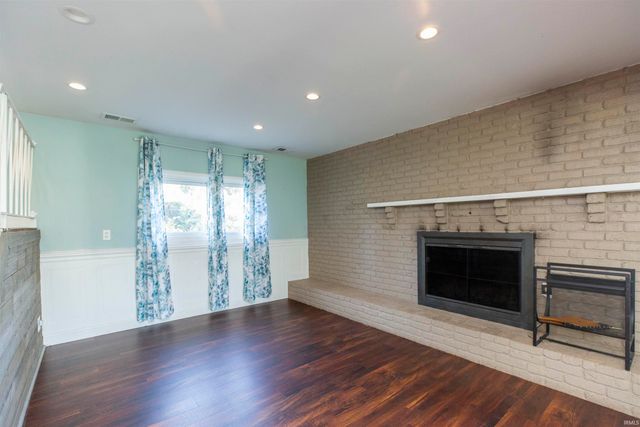 53230 Oakton Drive, South Bend, IN 46635