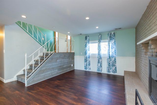 53230 Oakton Drive, South Bend, IN 46635