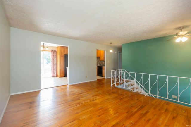 53230 Oakton Drive, South Bend, IN 46635