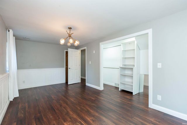 53230 Oakton Drive, South Bend, IN 46635