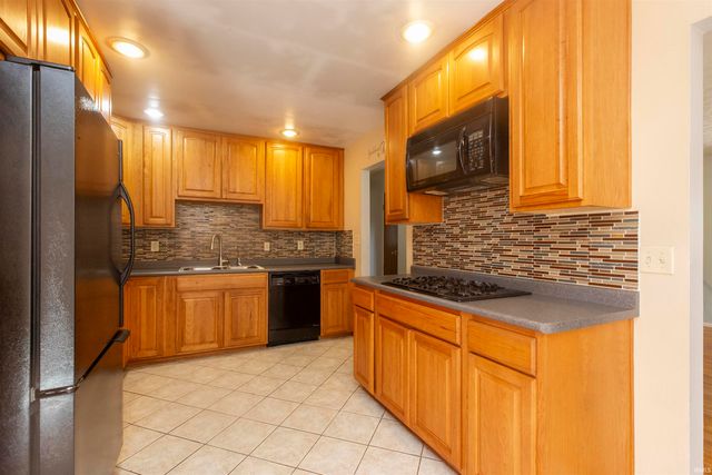 53230 Oakton Drive, South Bend, IN 46635