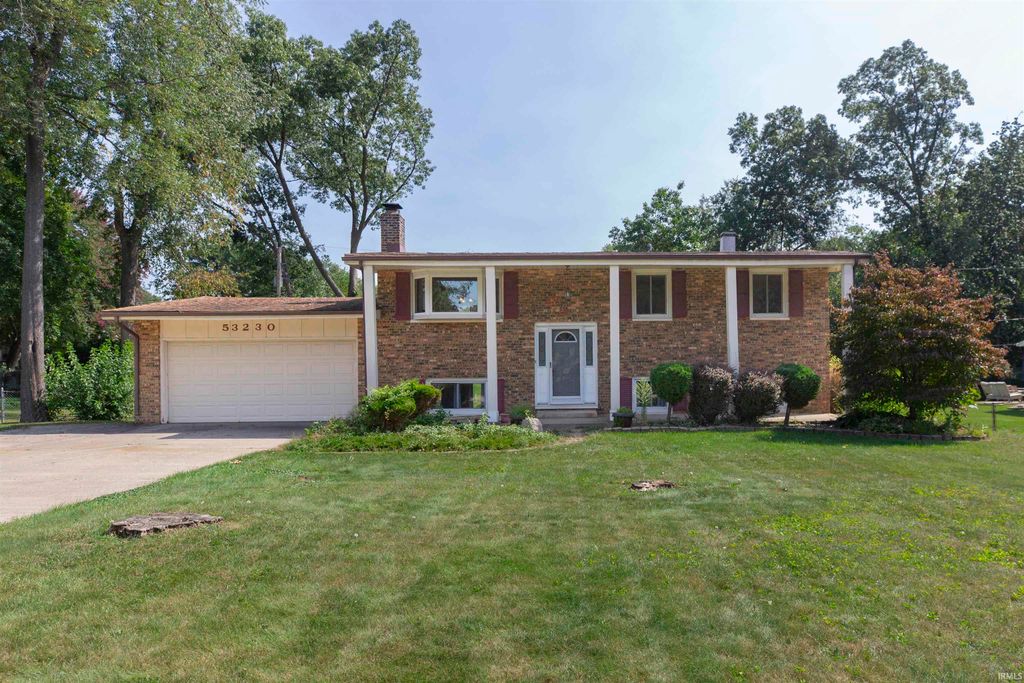 53230 Oakton Drive, South Bend, IN 46635