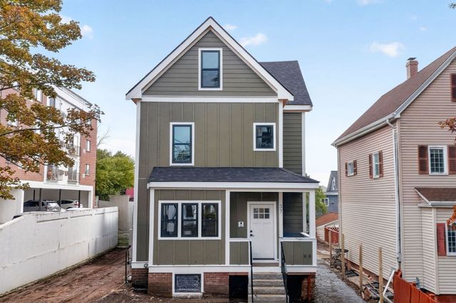 37 Belmont St 37, Somerville, MA 02143